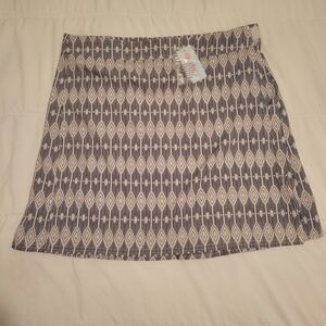 Ripskirt Hawaii Black & White Print Wrap Skirt. Size Large